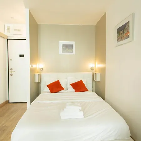 Champs Elysees & Arc De Triomphe - Cityapartmentstay * Paris