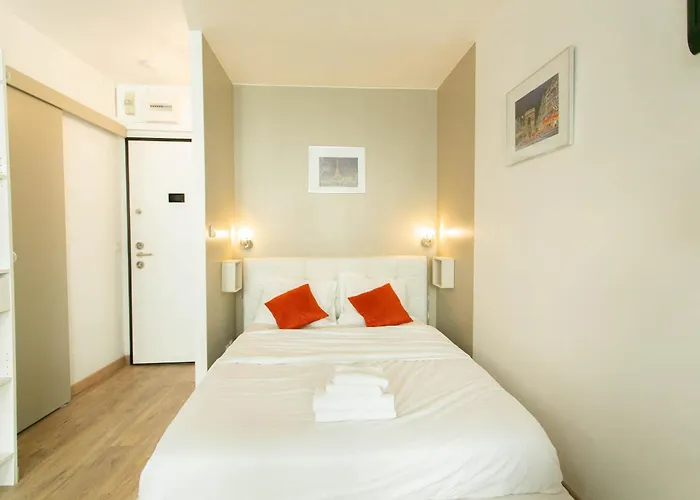 Champs Elysees & Arc De Triomphe - Cityapartmentstay * Paris
