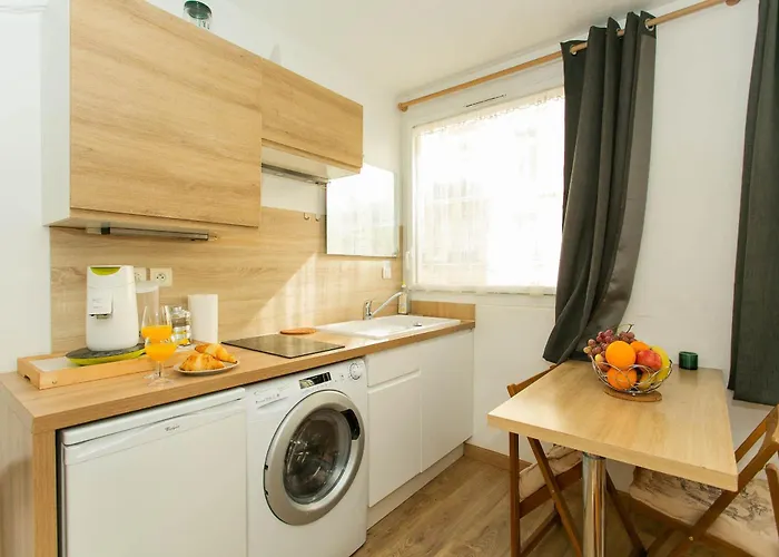 Champs Elysees & Arc De Triomphe - Cityapartmentstay * Paris